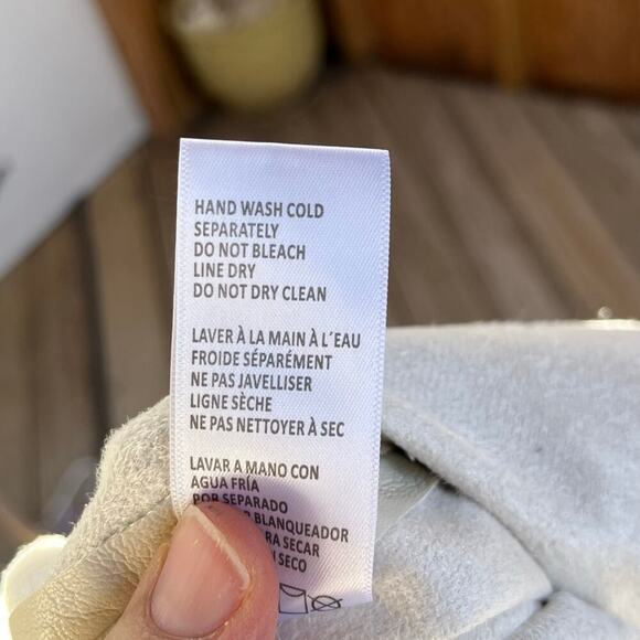 Good American Women's Better Than Leather Shorts Color Bone Size 2 - Picture 10 of 11